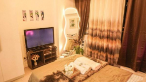 Azure Urban Staycation - Vista Abira
